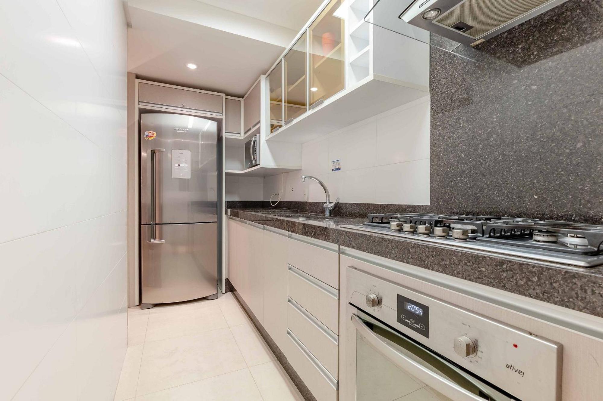 De Luxo Em Com Piscina E Jacuzzi - Boulevard Apartment Bombinhas